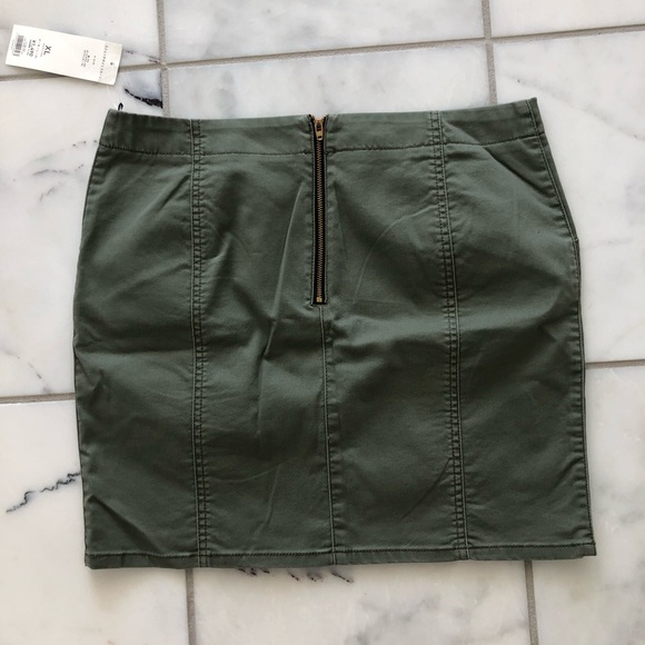 Army Green Skirt - Picture 2 of 3